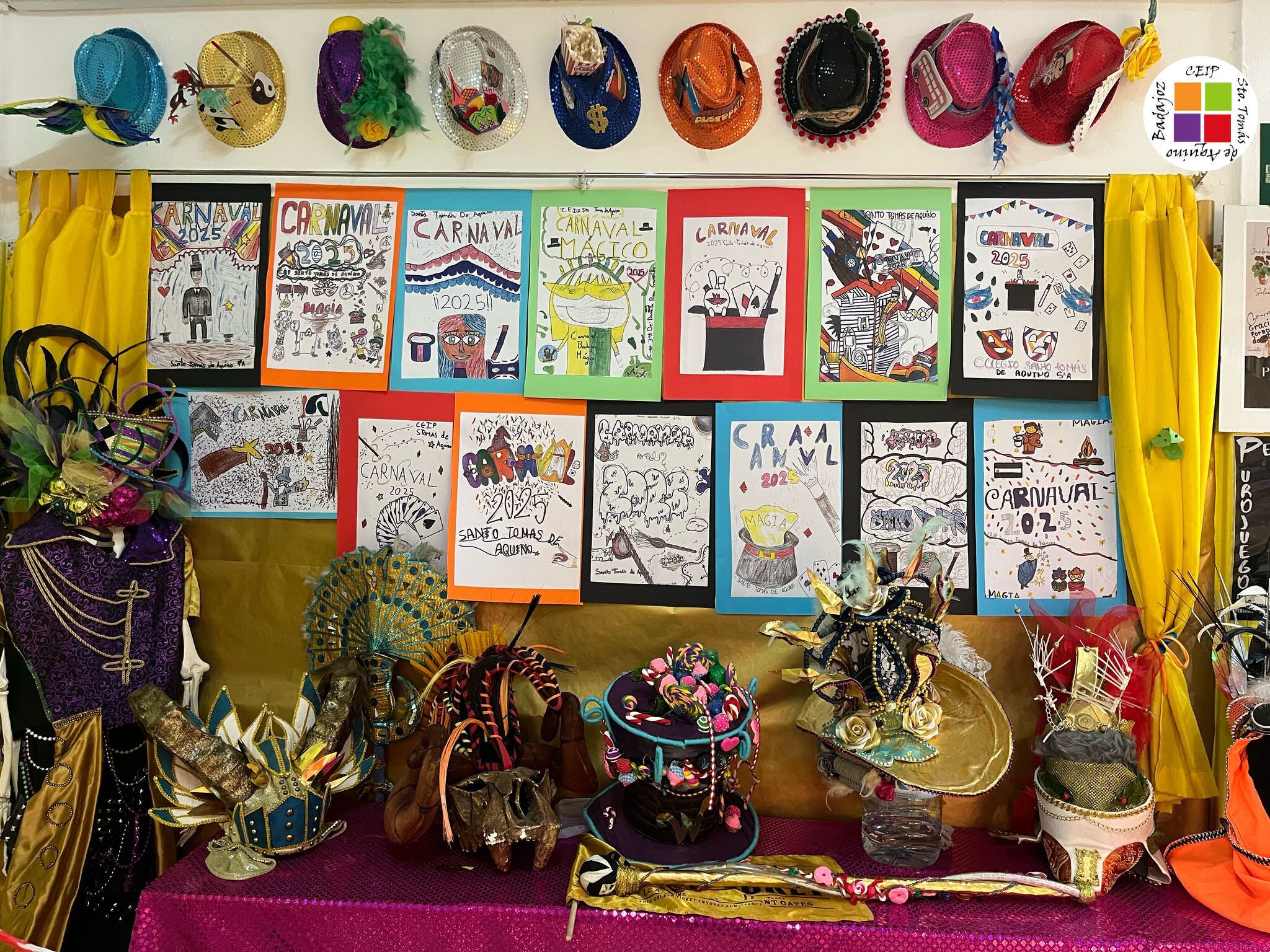 exposición gorros de carnaval 2025